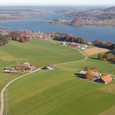 Baby- Und Kinderhof Aicherbauer Seeham ภายนอก รูปภาพ