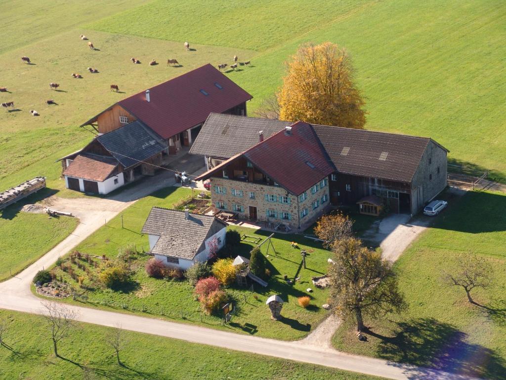 Baby- Und Kinderhof Aicherbauer Seeham ภายนอก รูปภาพ