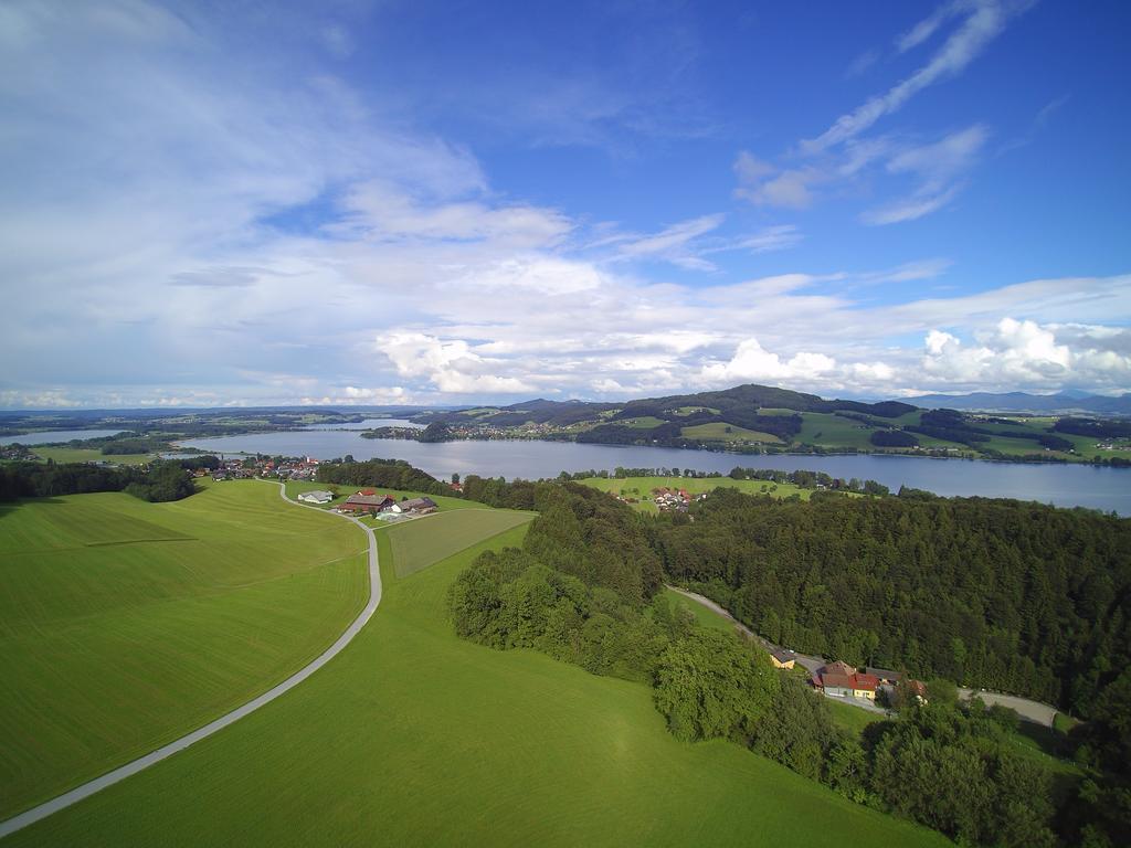 Baby- Und Kinderhof Aicherbauer Seeham ภายนอก รูปภาพ