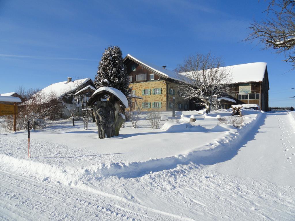 Baby- Und Kinderhof Aicherbauer Seeham ภายนอก รูปภาพ