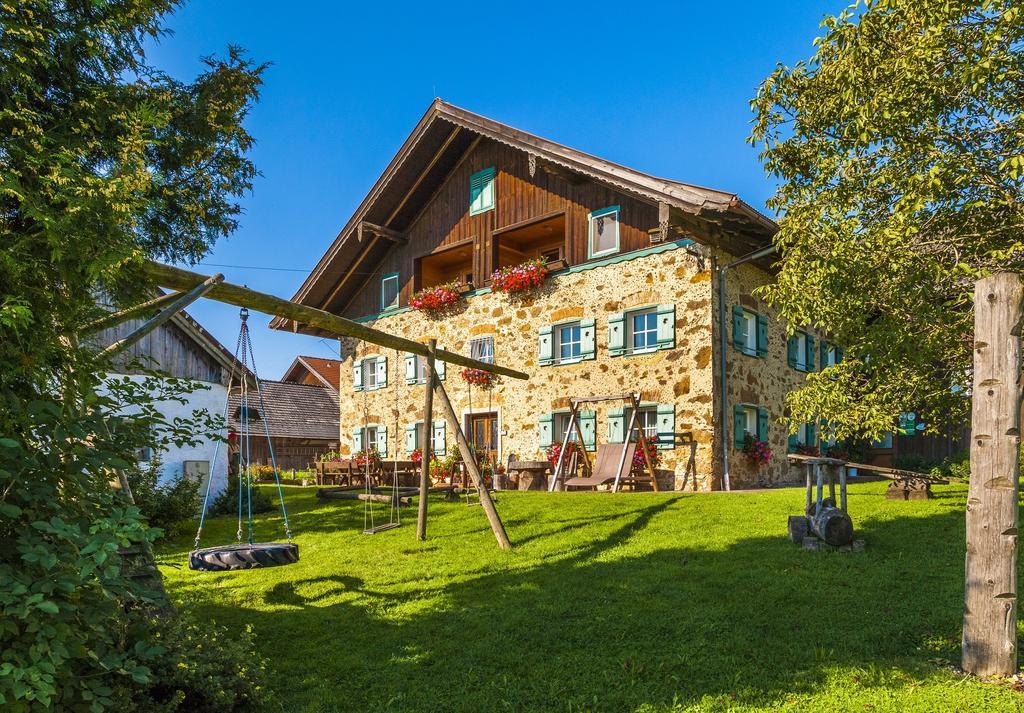 Baby- Und Kinderhof Aicherbauer Seeham ภายนอก รูปภาพ