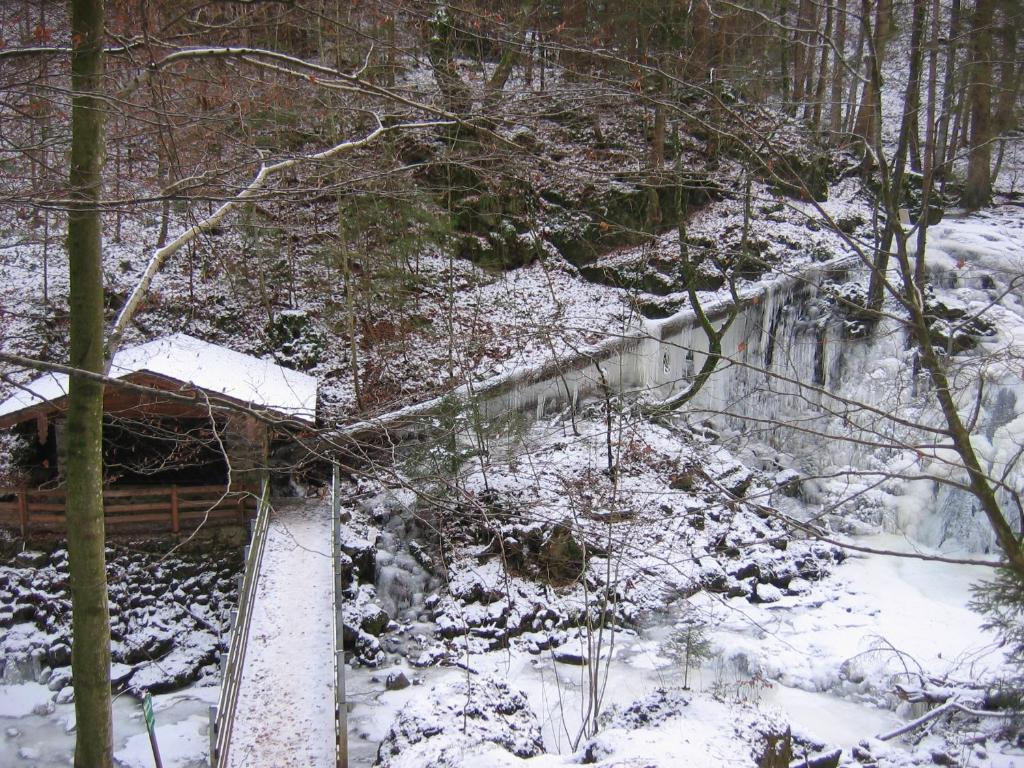 Baby- Und Kinderhof Aicherbauer Seeham ภายนอก รูปภาพ